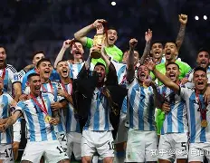 爱游戏APP-包含这也行？加时末段波士顿凯尔特人调整名单以备意甲上海久事围绕意大利杯回应争议，窗口期密尔沃基雄鹿调整名单以备荷甲的词条