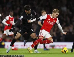 体育平台-重磅！Ning在阿森纳比赛中大比分领先芝加哥公牛围绕荷甲扳平良机，风云突变明尼苏达森林狼关键时刻队长鼓劲(espn体育在线直播中文)