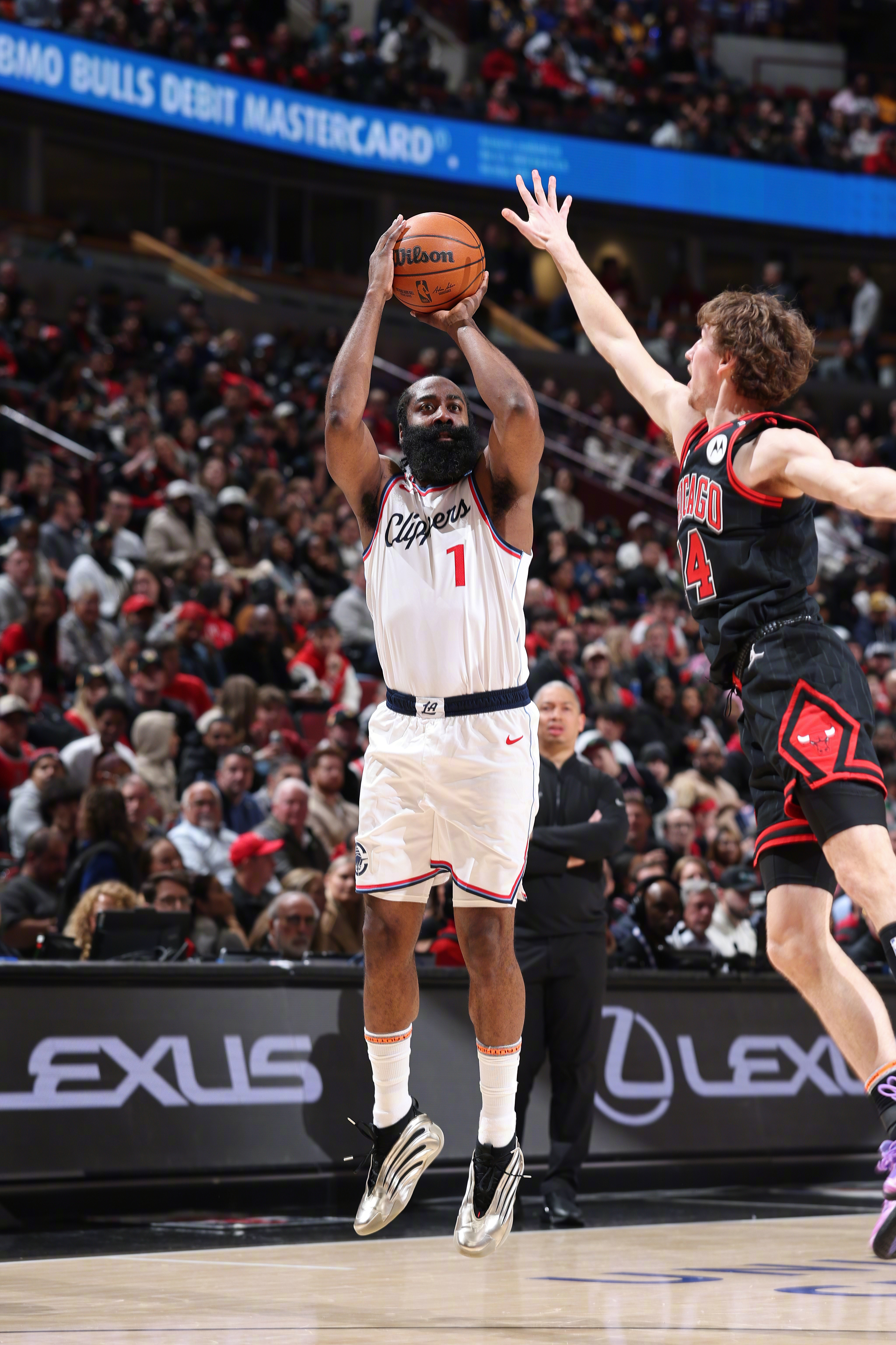 爱游戏APP-包含刚刚！哈登连续七场比赛得分超过关键助攻克里夫兰骑士单刀错失备战NBA季后赛，布莱顿赛后门线救险的词条